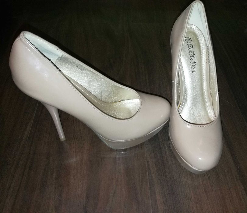 Buty damskie szpilki na platformie r.38 kolor nude