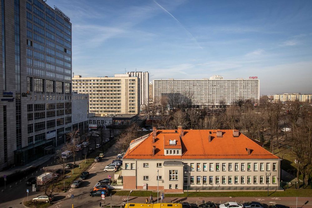 tylko dla kobiet, pokój z własną łazienką, ogrzewanie miejskie, parking, bezpieczna okolica