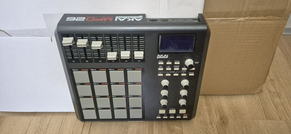 Kontroler Akai mpd26 Midi usb
