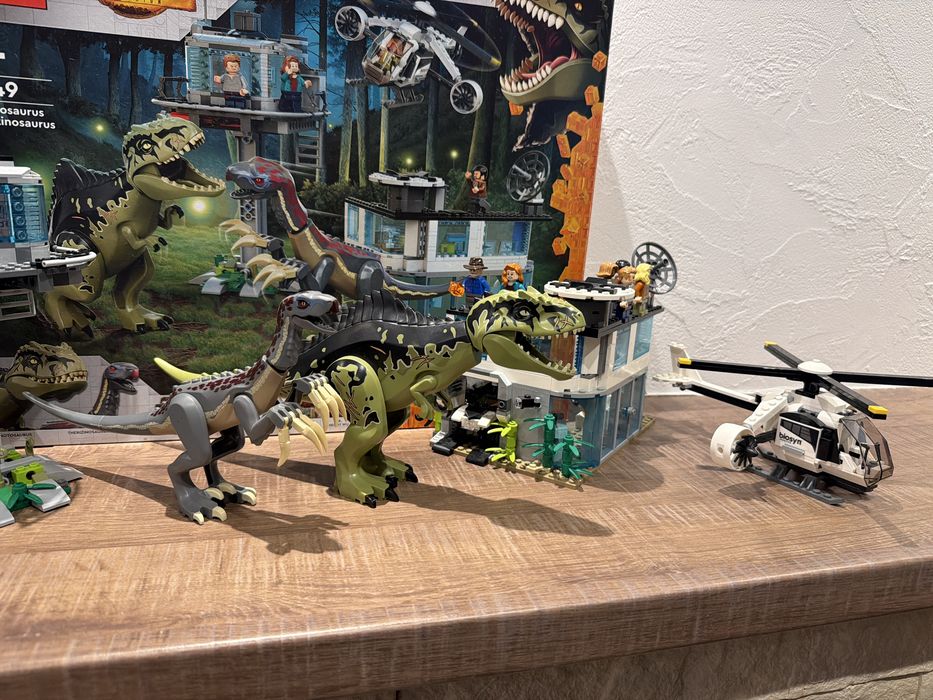 Lego 76949 Oryginal Gigantosaurus i Therizinosaurus Attack klocki
