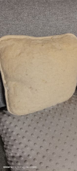 Poduszka wełniana mala