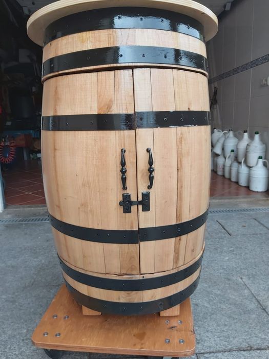 Barril  Bar "Novo" em madeira