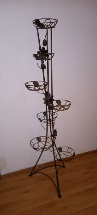 Sprzedam kwietnik  metalpwy