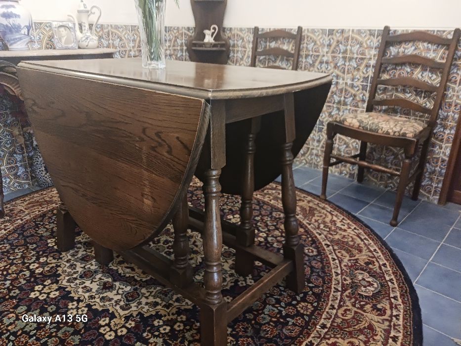 Vintage Mesa e  4 cadeiras inglesas em carvalho inglês