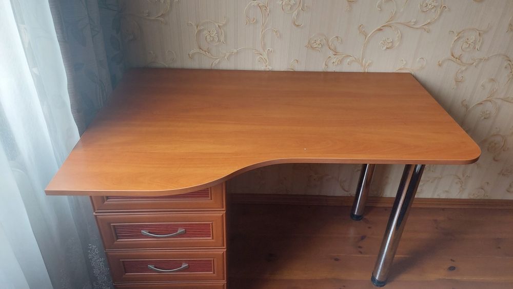 Стіл письмовий / робочий / стол