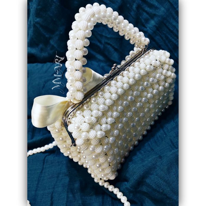 Perełkowa torebka , kopertówka