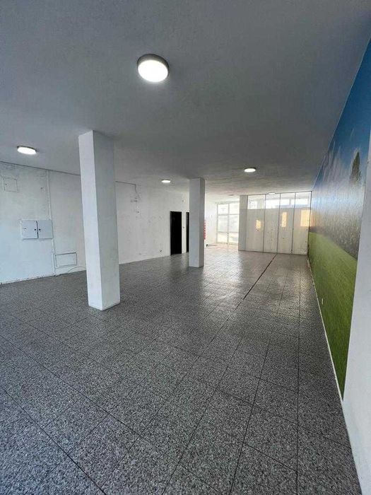 Armazém/Loja/Espaço Comercial em S. João da Madeira (161,7 m2)