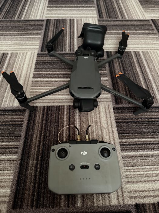 Дрон DJI Mavic 3
