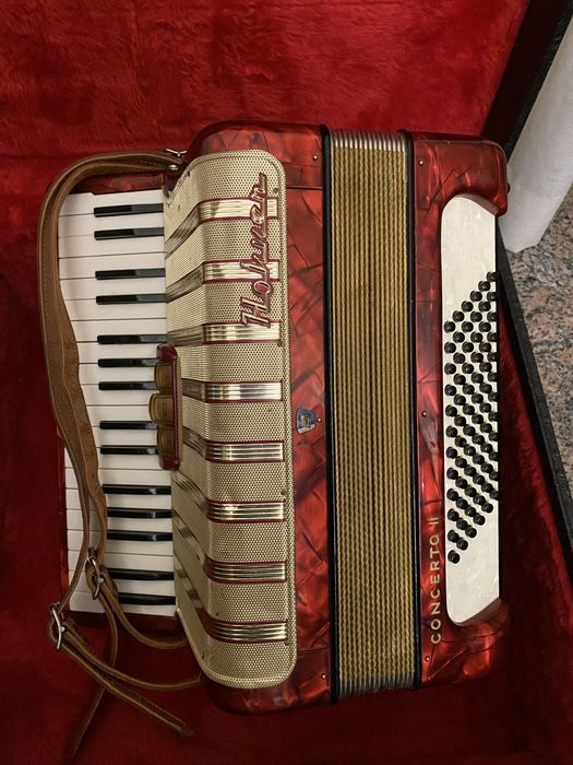 Acordeões usados.