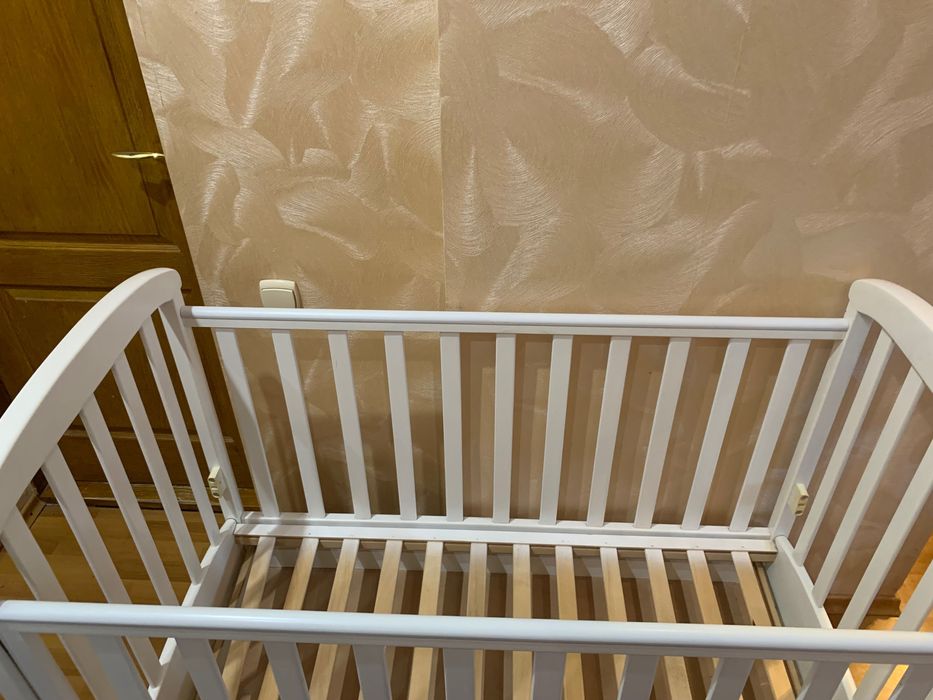 Дитяче ліжечко деревʼяне біле