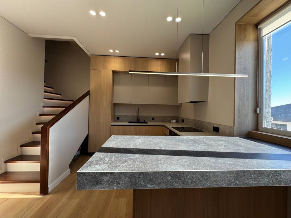 Продам котедж з ремонтом р-н Райський сад