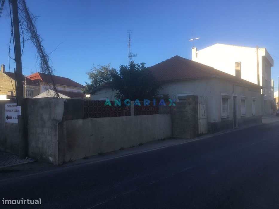 ANG354 - Terreno com projeto aprovado e Moradia T3 para Venda em Marin
