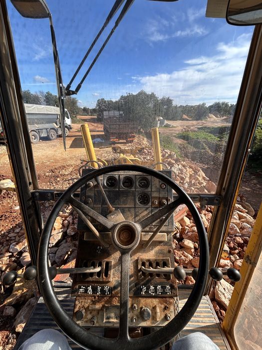 Motoniveladora O&K F106A