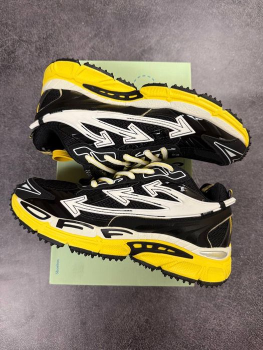Off White Be Right Back Black Yellow