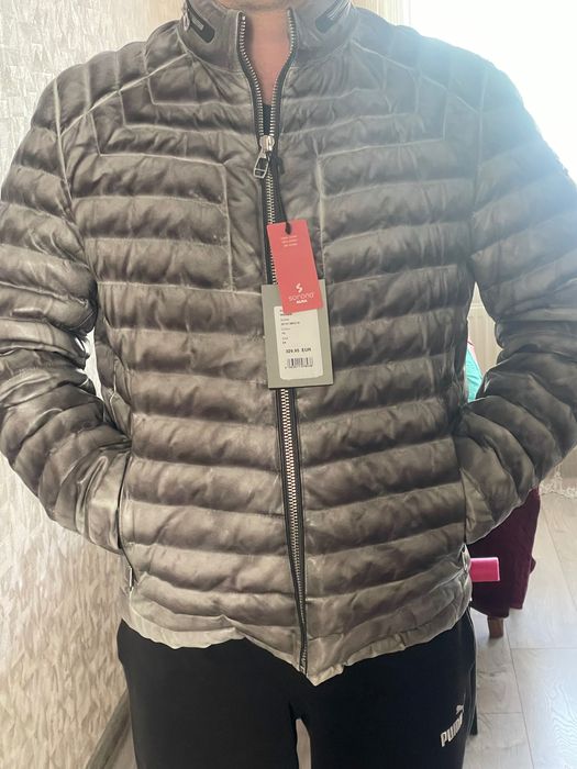 Куртки Чоловіча .