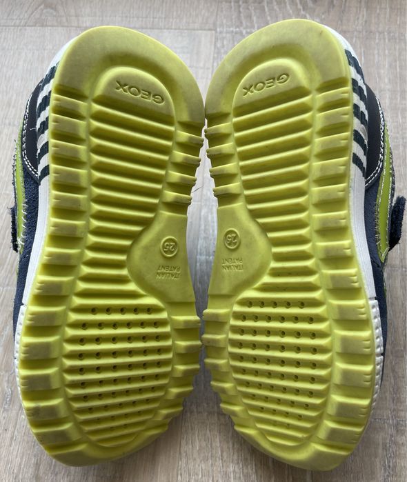 Sapatilhas Geox - tamanho 25