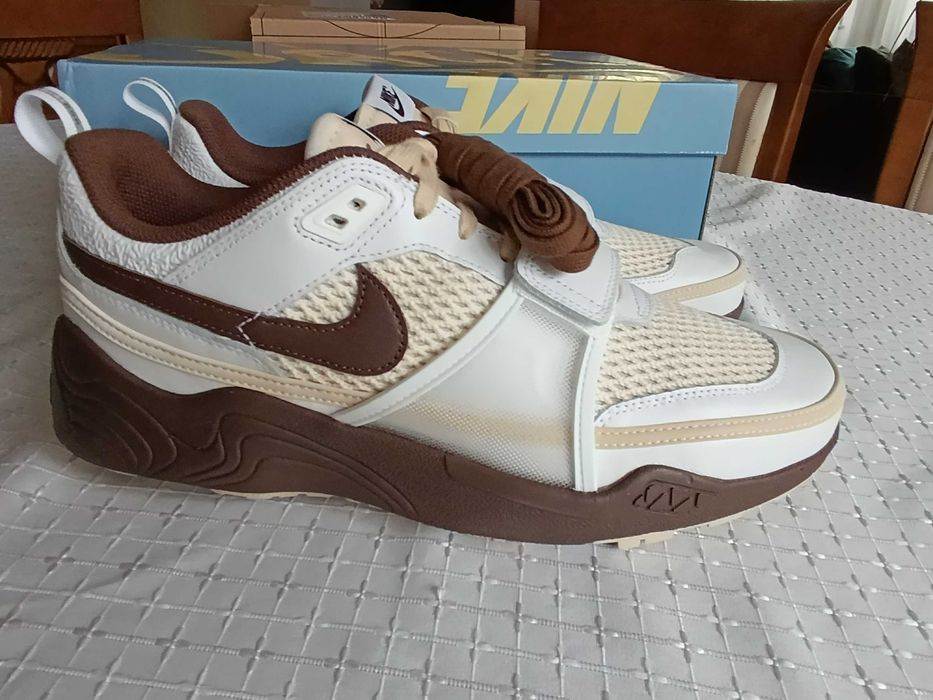 (r. 45,5) Nike Zoom Field Jaxx Travis Scott Light Chocolate HQ3073,100
