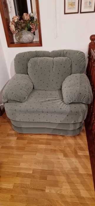 Sofás 2 de 1 lugar e 1 de 3 lugares