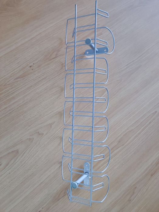 Suporte tomadas secretária IKEA