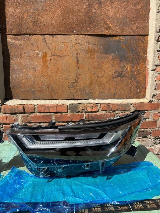 Фари, фара Toyota Rav4 Тойота Рав4 2022 2023 2024