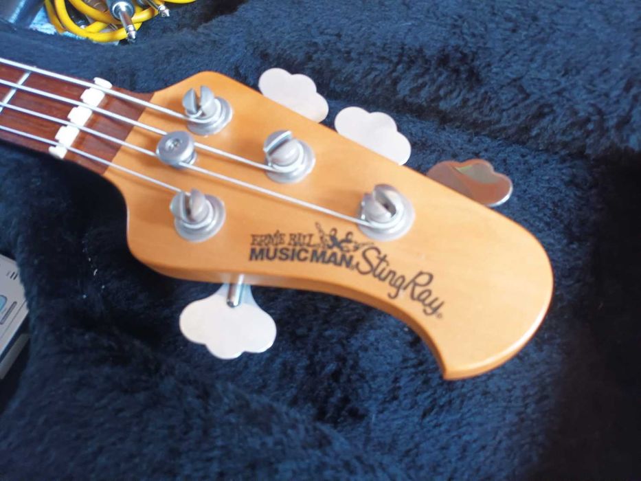 Baixo Music Man Stingray - USA
