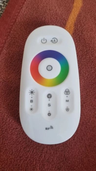 Candeeiro de chão (canto) com iluminação RGB