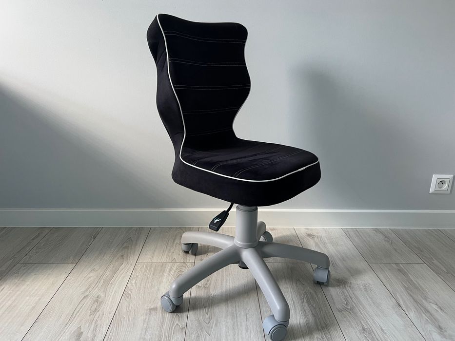 Biurko MEBLIK + krzesło ENTELO