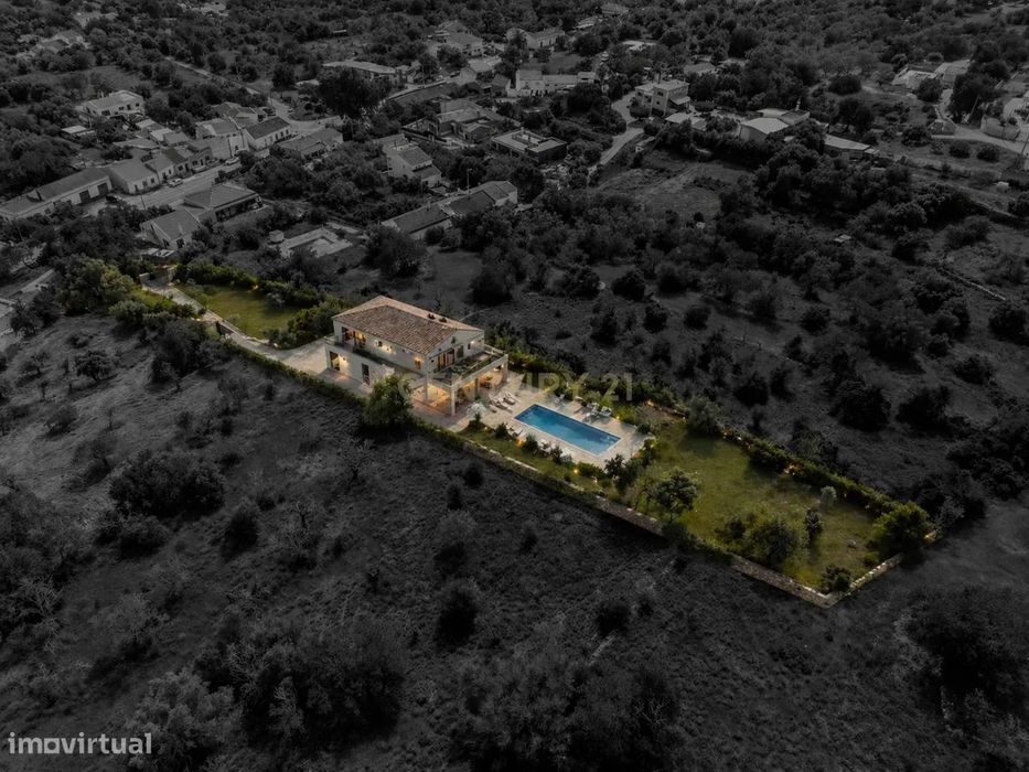 Terreno com Potencial para 3 Moradias | 2.680 m² | São Bartolomeu de