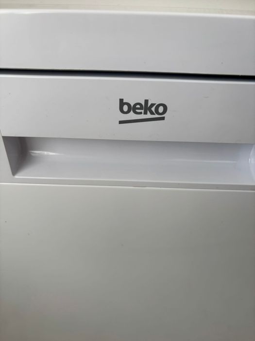 Máquina de Lavar Loiça Beko (Apenas 2 meses de uso – Como Nova!)