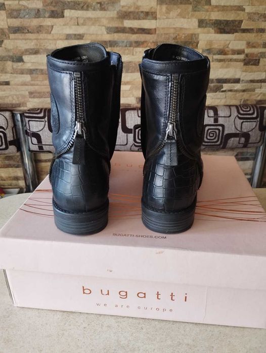 Черевики жіночі шкіряні Bugatti