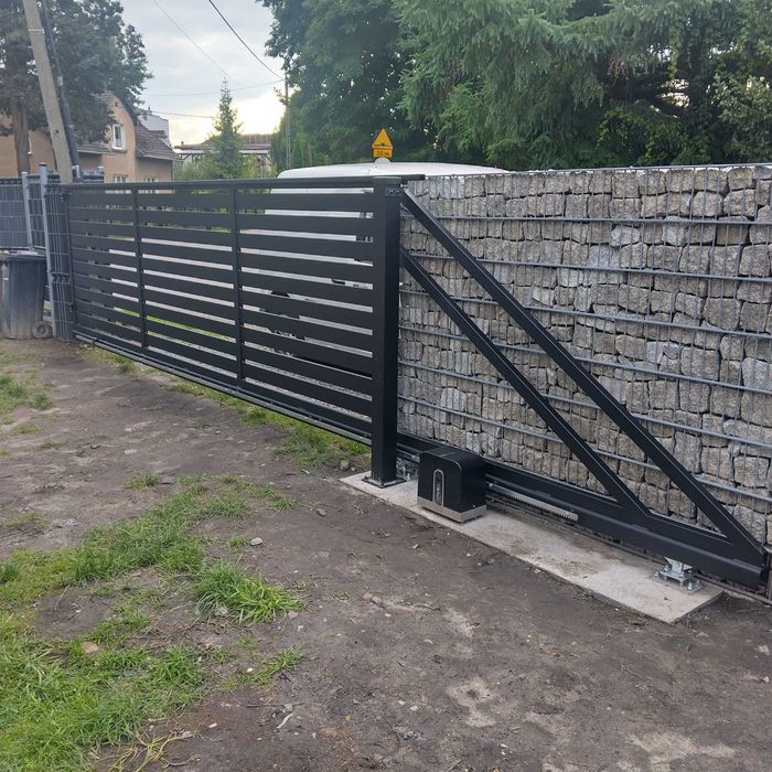 Brama przesuwna, ogrodzenia palisadowe, bramy,  ogrodzenia panelowe