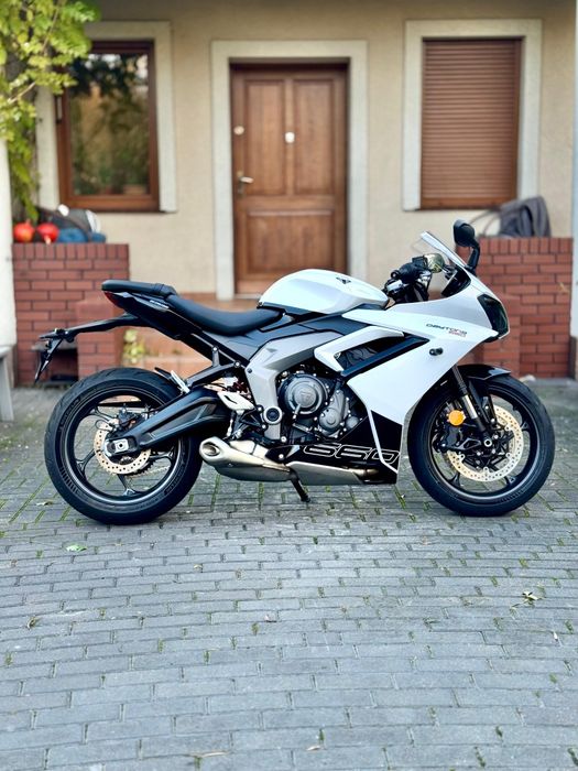 Triumph Daytona 660 biała nowa model 2025 r fv23%