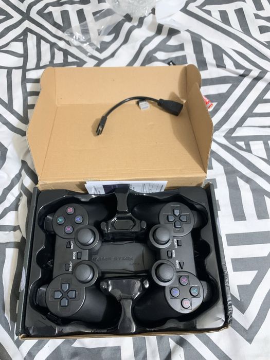 Продам приставку на 10000 игр