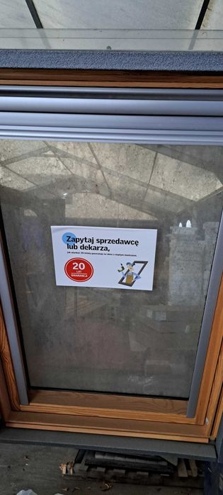 Okno dachowe Velux 78x118 z roletą wewnętrzną