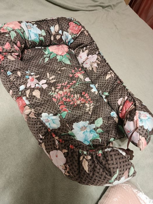 Автокрісло . Матрасик . Ванночка