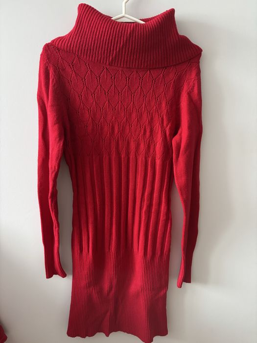 czerwona długa sukienka sweterkowa damska