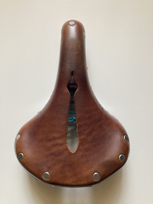 Selim Brooks B17 Carved Short