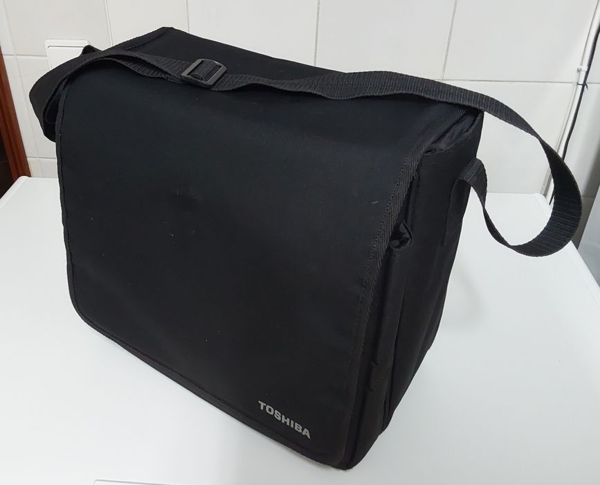 MALA VIAGEM,PC PORTÁTIL,TABLET OU AMBOS.Viagens,Casa,Sala,Trabalho,etc