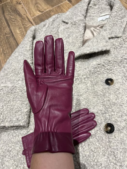 Нові шкіряні рукавиці