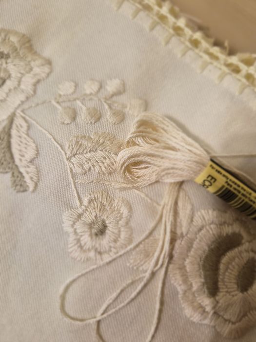 Вишита хустка «Біла»