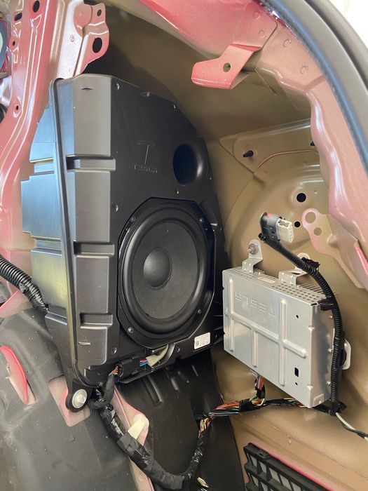 Сабвуфер і підсилювач Тесла Tesla Model Y 1507152-00-A 1507154-00-D