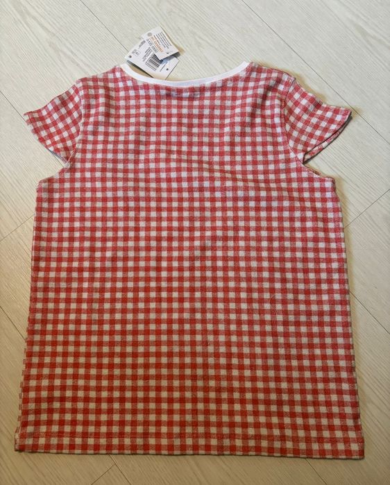 Camisola vermelha e branca
