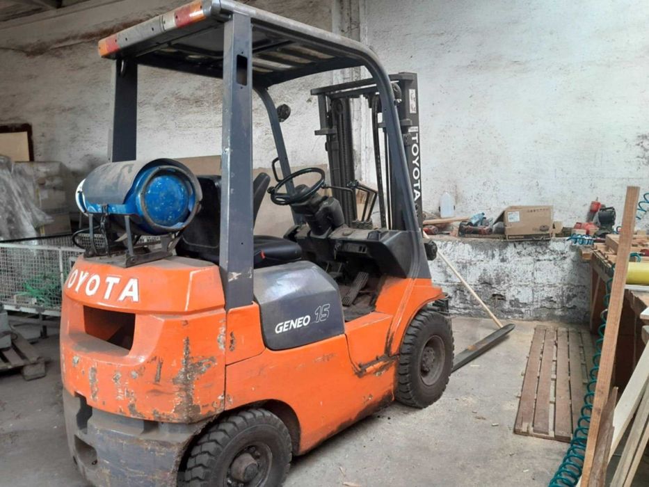 wozek widlowy toyota