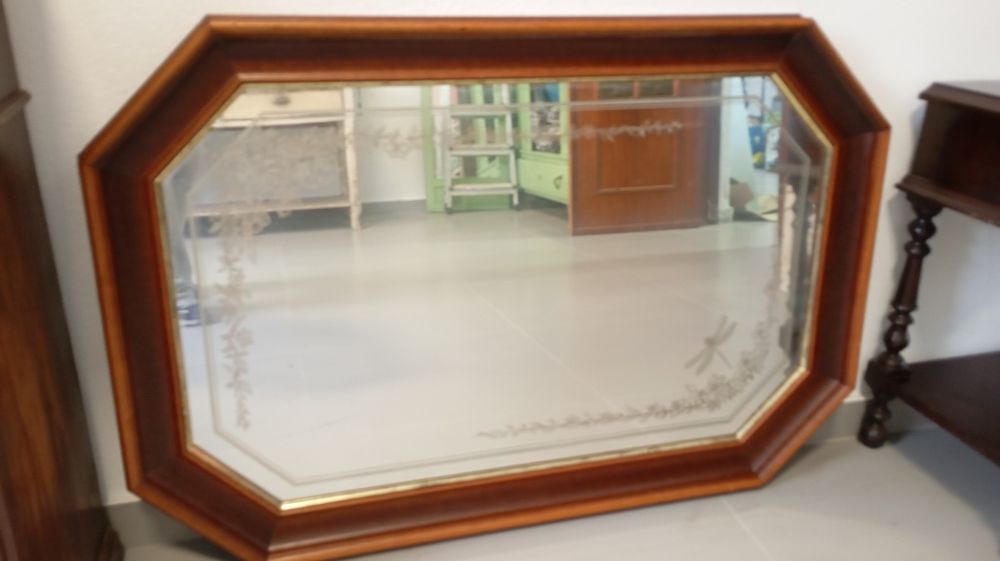 Espelho grande em bom estado