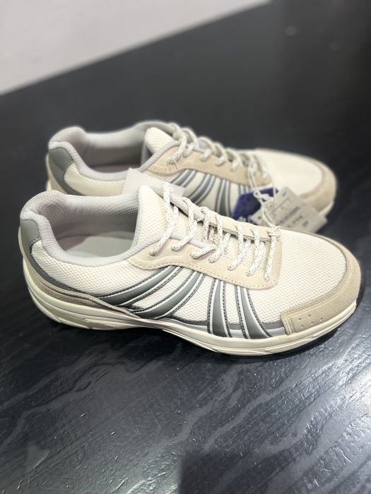 Кросівки жіночі  Oysho