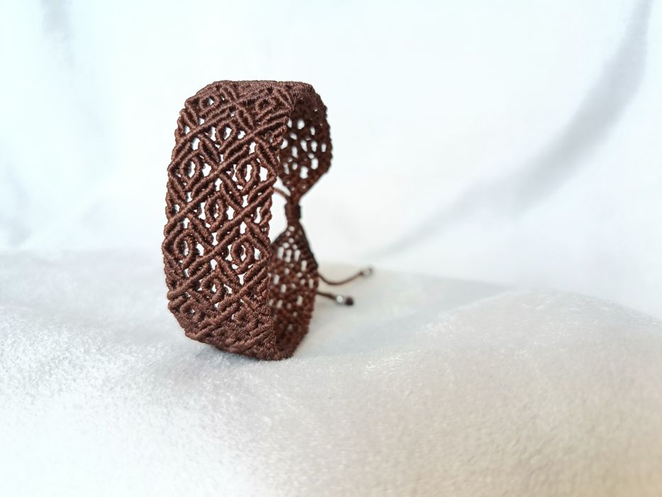 Плетений браслет макраме. Браслет з ниток. Подарунок