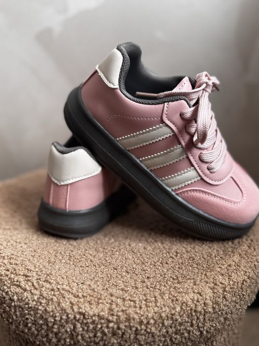 Кросівки для дівчинка