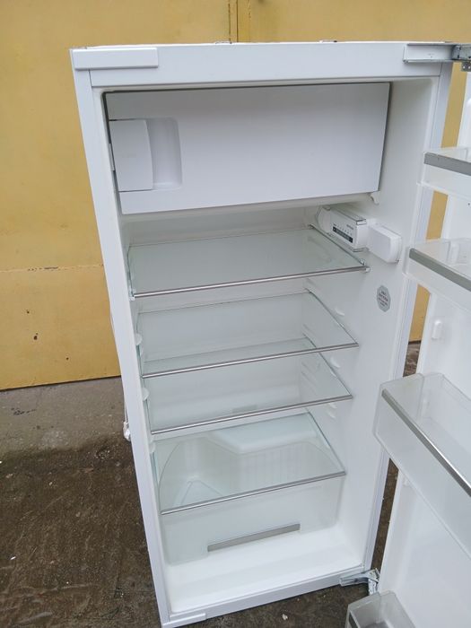 Lodówka z zamrażarnikiem flirmy SIEMENS  energooszczędna A+.