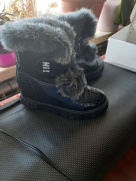 Зимові шкіряні сапожки з натуральним хутром