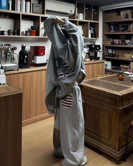 Обʼємний теплий спортивний костюм